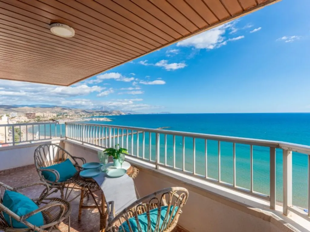 Balcon - Beachfront Corner Penthouse in El Campello
