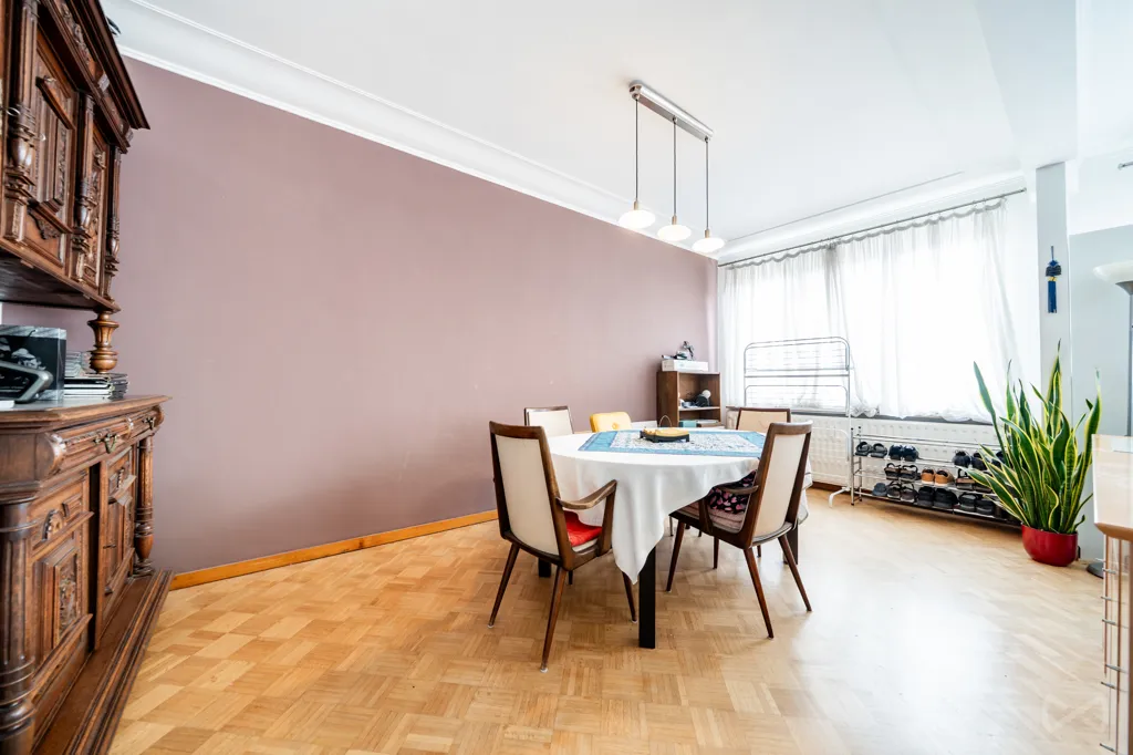 Söögituba - Spacious Apartment with Terrace in Schaerbeek