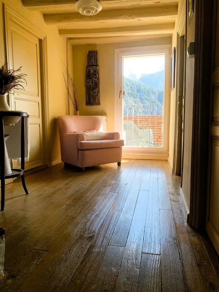 Elutuba - Spacious House with Mountain Views in Sin