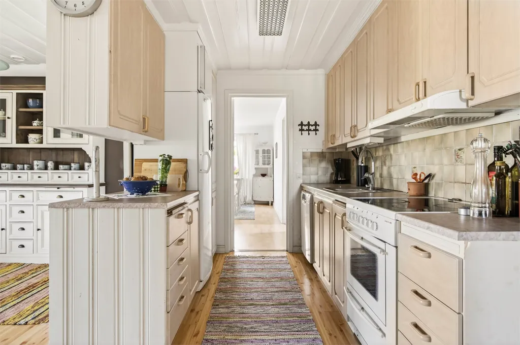 Cuisine - Enplan Villa with Garden in Jönåker