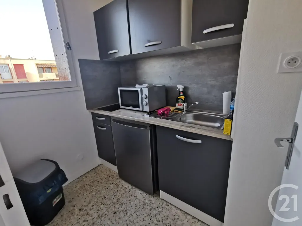 Köök - Studio with Parking in Nîmes Ouest