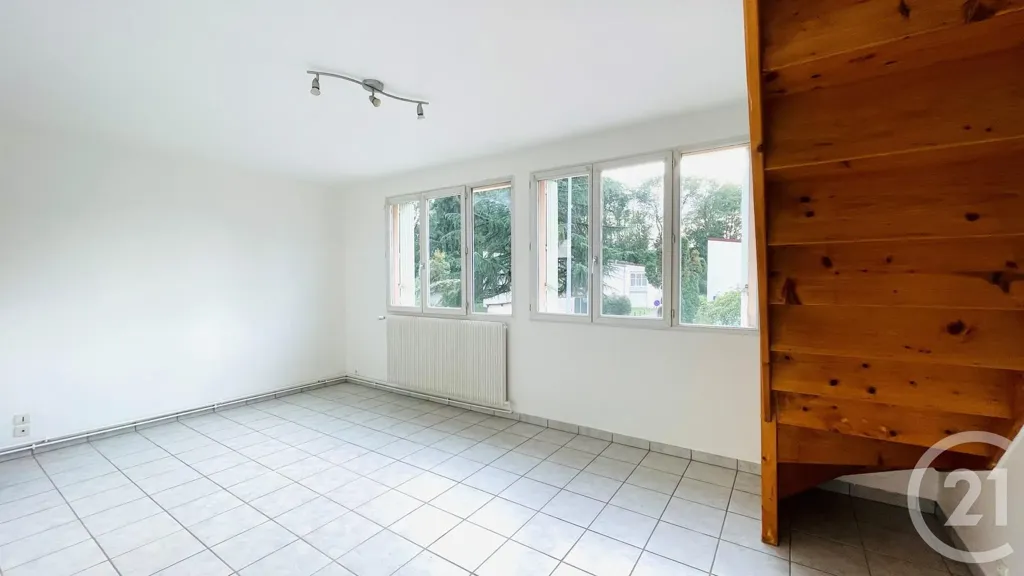 Toad - Duplex Apartment with Garden Access in Chartres