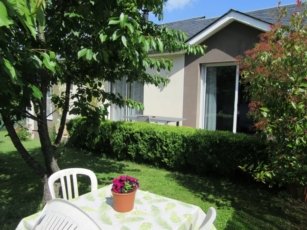 Garden - Contemporary Villa with Garden in Nauviale