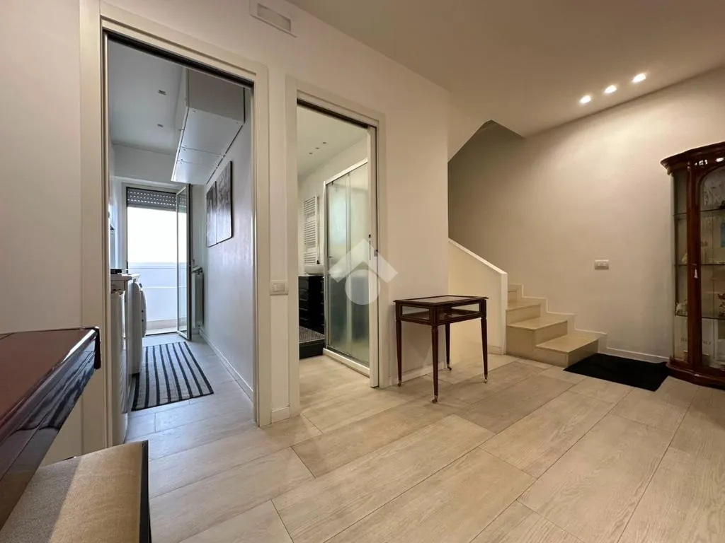 Entrée - Duplex with Terraces in Catania