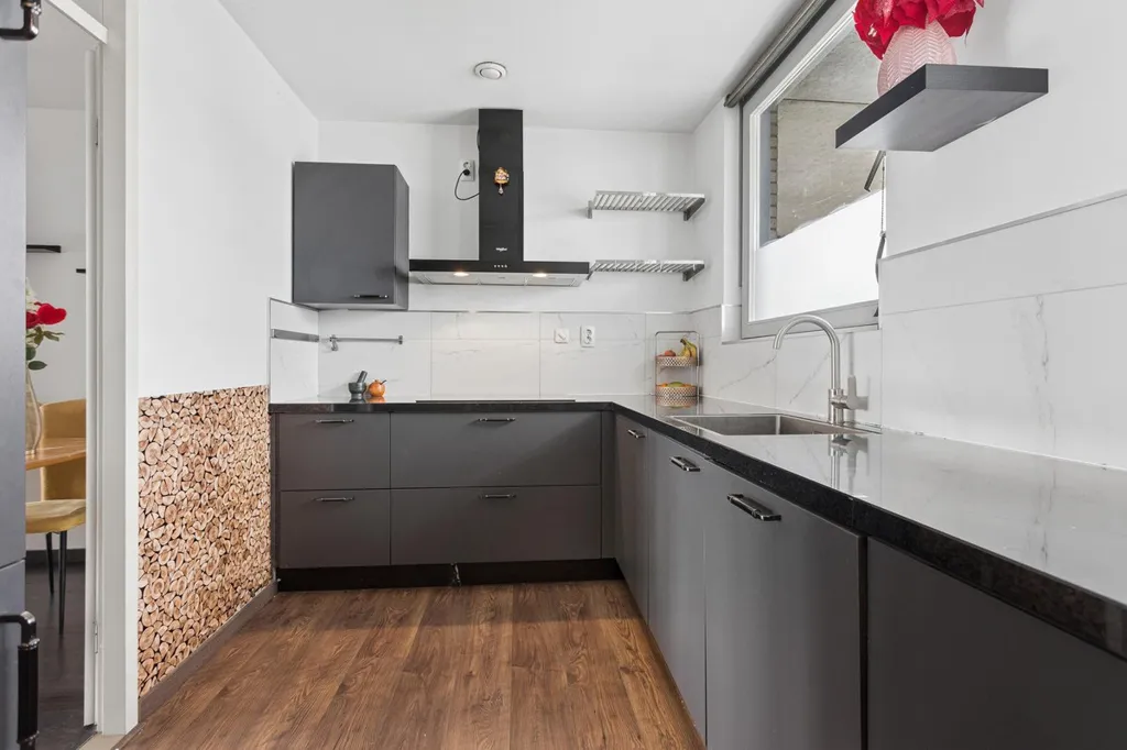 Cuisine - 3-Bedroom Gallery Flat with Balcony in Almere Centre