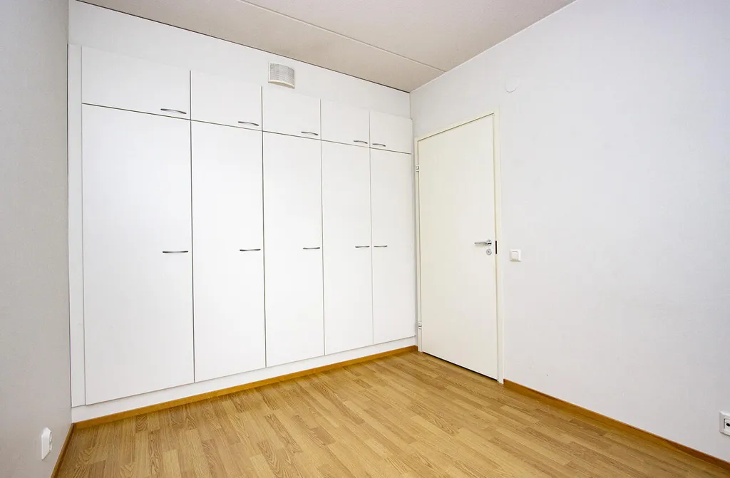 Pièces - First Floor Flat with Sauna in Simonkylä, Vantaa