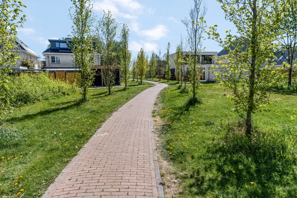 Aed - Luxury Corner Penthouse with Large Terrace in Almere