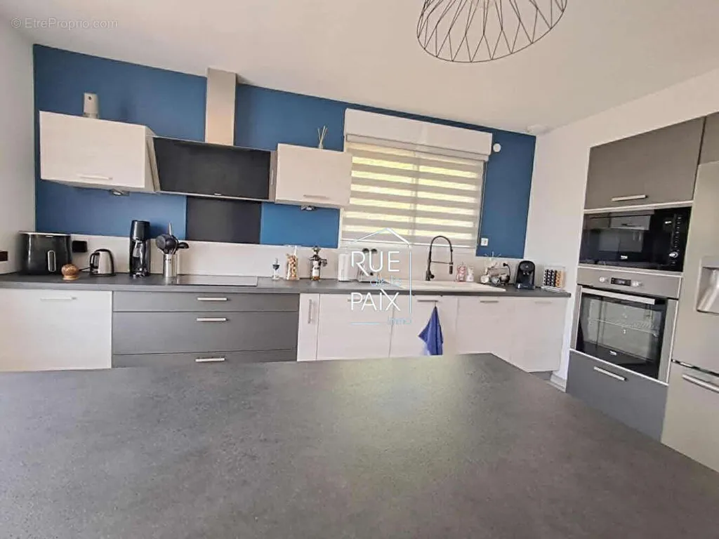 Cucina - Charming House with Full Basement in Garden