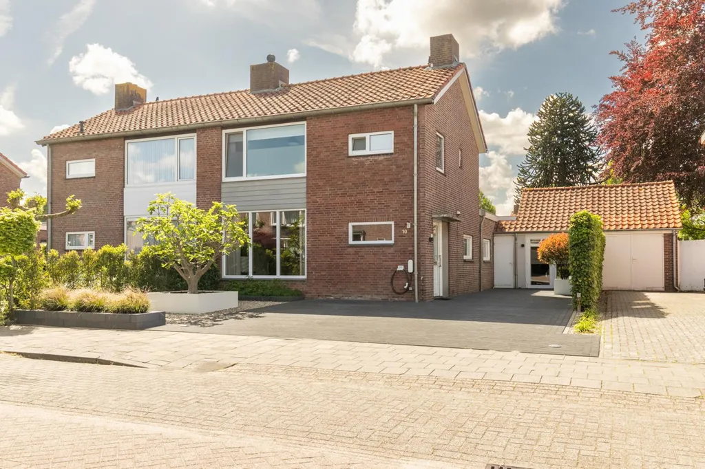 Välivaade - Luxury Two-Storey House with Overkapping in Moergestel