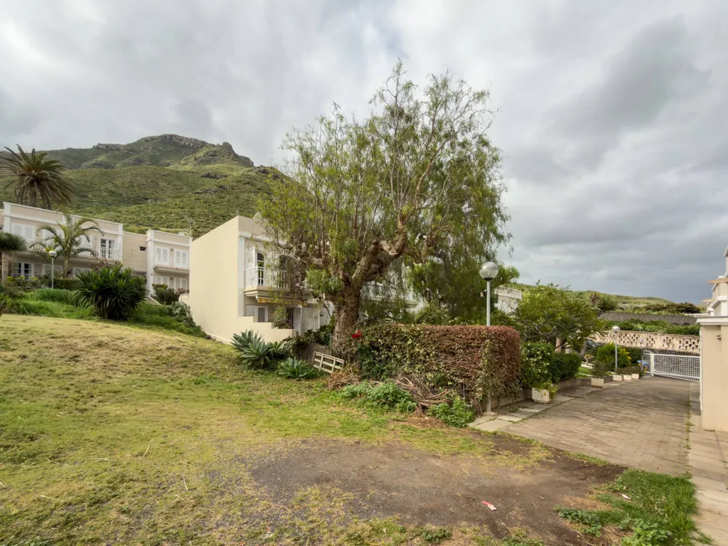 Aed - Corner Semi-detached with Sea View in Bajamar