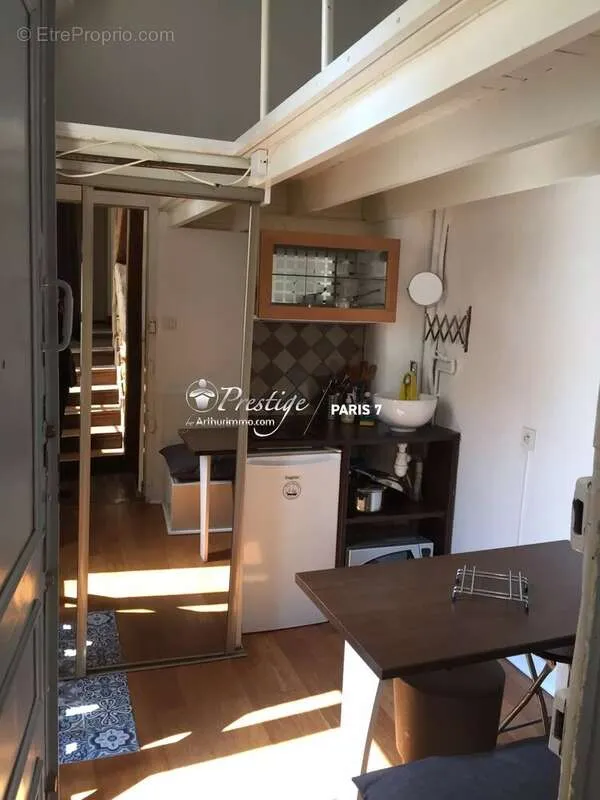 Cuisine - Studio dans Copropriété à Paris 75003