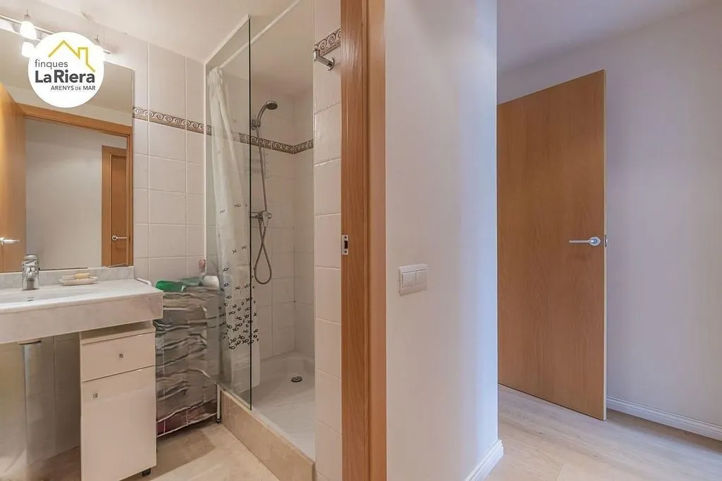 Salles de bain - Ground Floor Apartment with Pool in Sant Andreu de Llavaneres