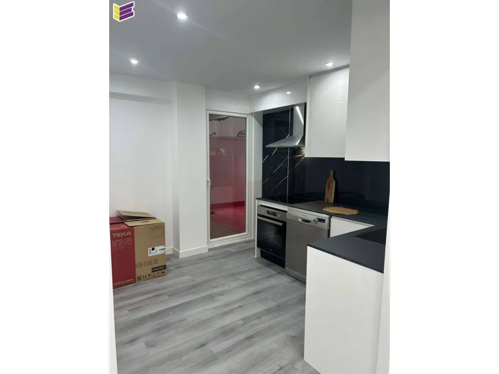 Cuisine - Apartment with Terrace and Garage in Teis