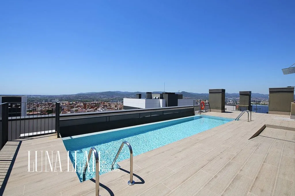 Piscina - Modern Flat with Pool in Cornellà de Llobregat