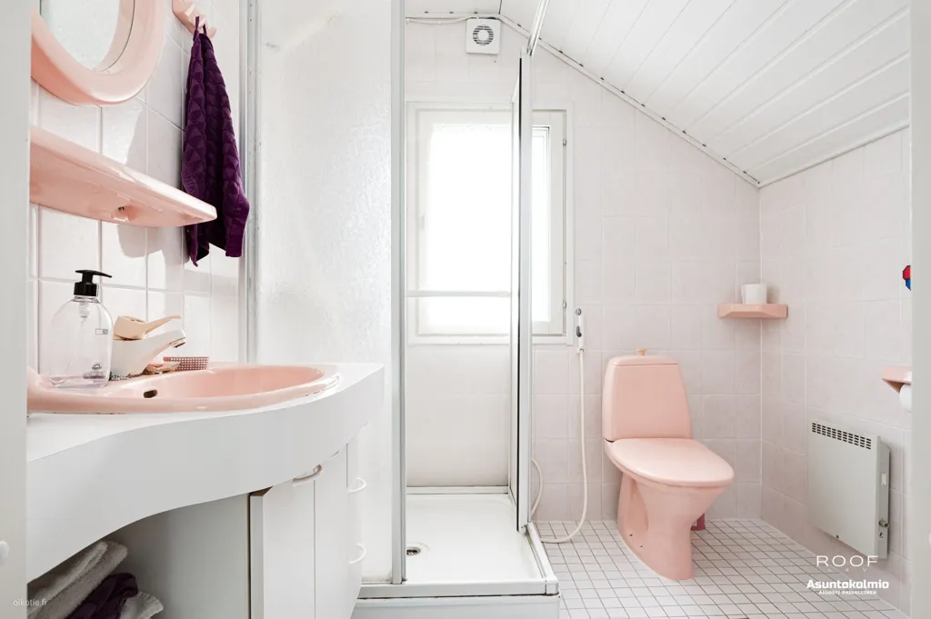 Salles de bain - Traditional House with Sauna in Karjasilta