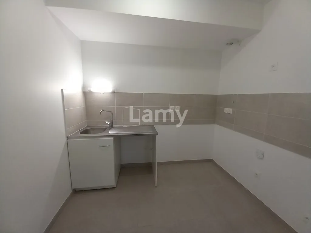 Kitchen - Apartment with Terrace in Cap Pinède