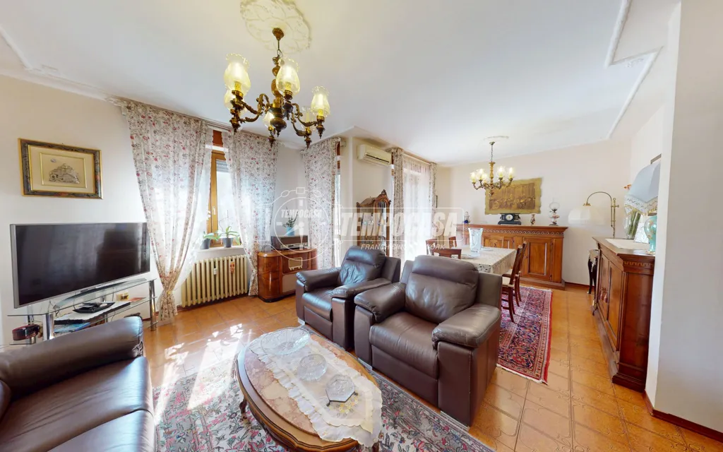 Living Room - Apartment with Garden in Rivarolo Canavese