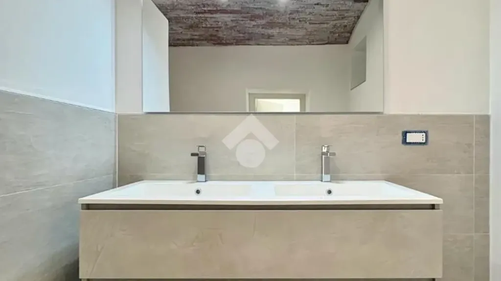 Salles de bain - Rustic-Style Apartment with Garden in Pontassieve