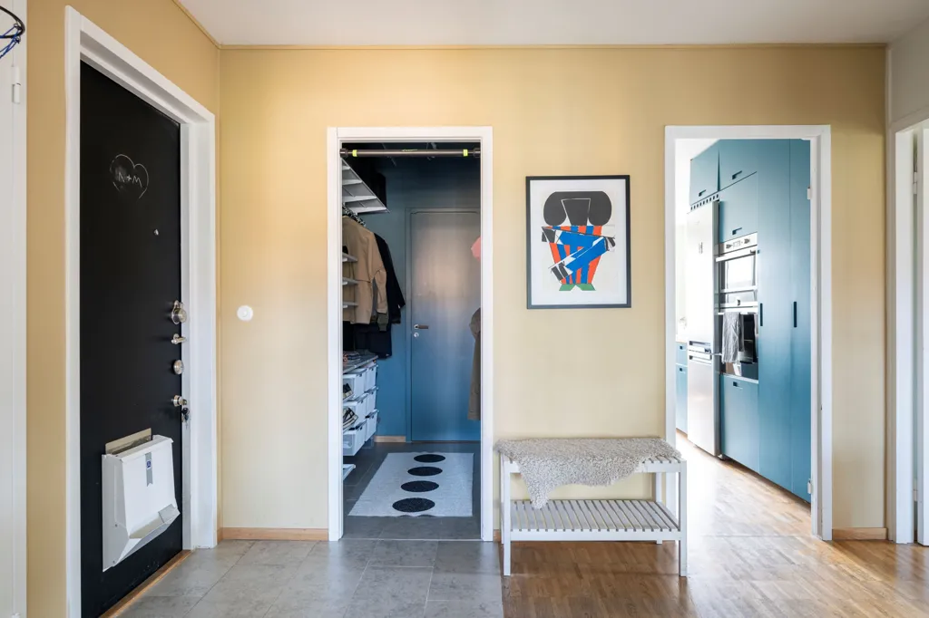 Esik - Apartment with Balcony in Södermalm