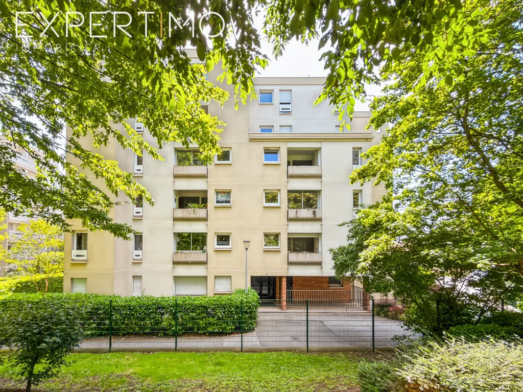 Jardin - Appartement 3 Pièces avec Balcon à Ermont