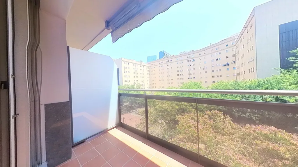 Rõdu - Occupied Flat with Terrace in Sabadell