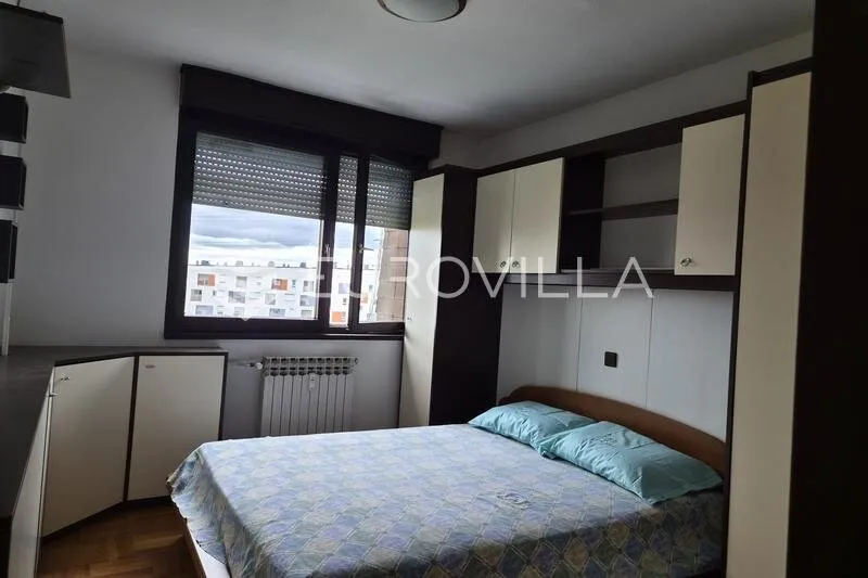 Magamistoad - Two-Bedroom Apartment with Lift in Dugave, Zagreb