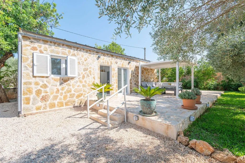 Välivaade - Luxury Farmhouse with Mountain Views in Binissalem