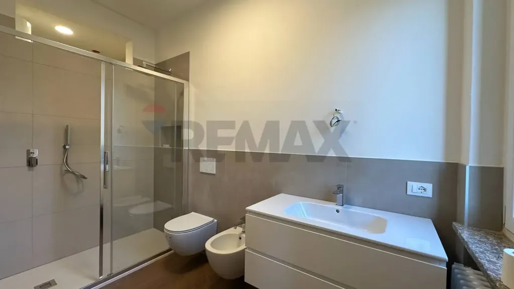 Salles de bain - Modernised Apartment with Balcony in Bergamo