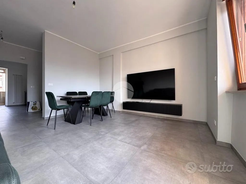 Séjour - Fully Renovated Apartment with Panoramic Balcony in L'Aquila