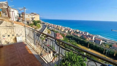 Rõdu - Apartment with Sea View in Cetraro