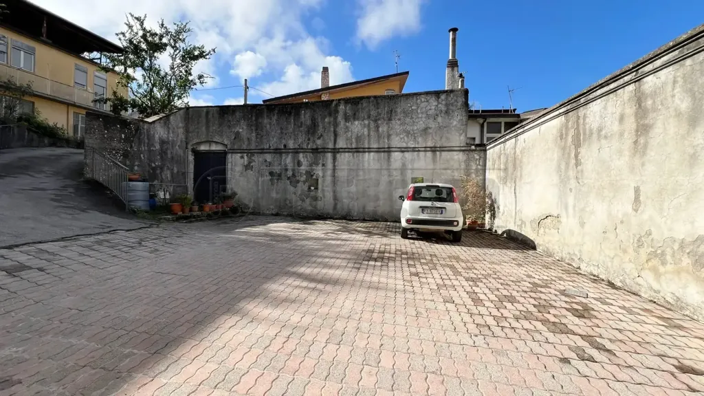 Välivaade - Trilocale with Balcony in Solofra