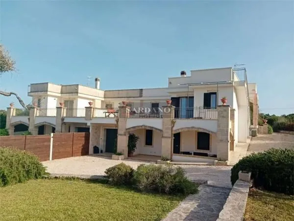 Bifamiliar Villa with Pools in Carovigno