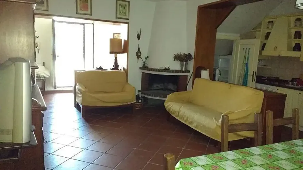 Söögituba - Villa with Garden and Terraces in Tagliacozzo