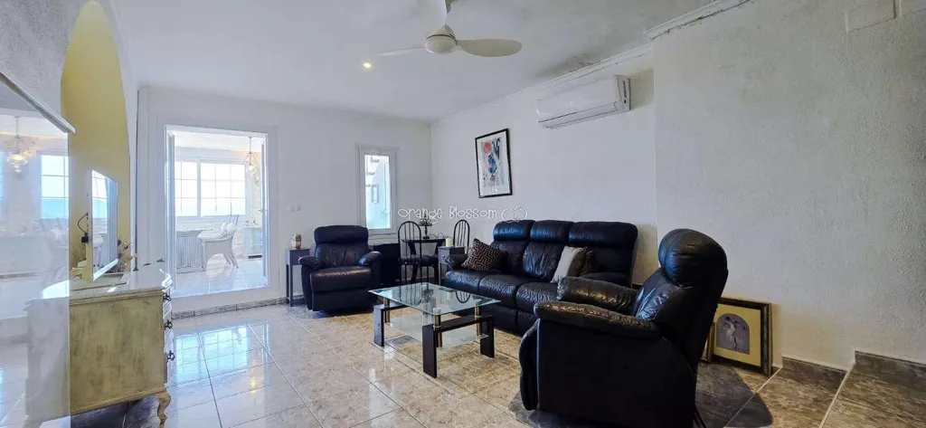 Soggiorno - Charming Townhouse with Sun Lounge in Ador