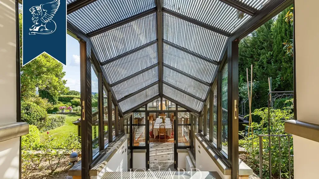 Esik - Luxury Villa with Panoramic Views in Florence