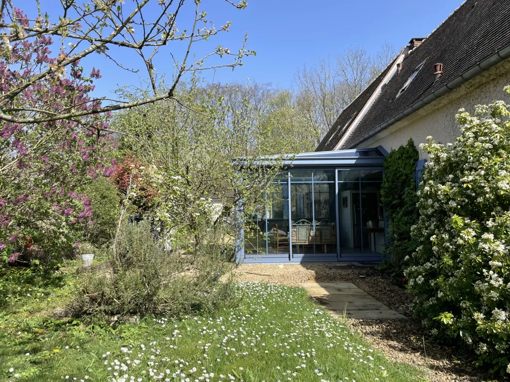 Jardin - Maison Traditionnelle avec Piscine à Pierrefonds
