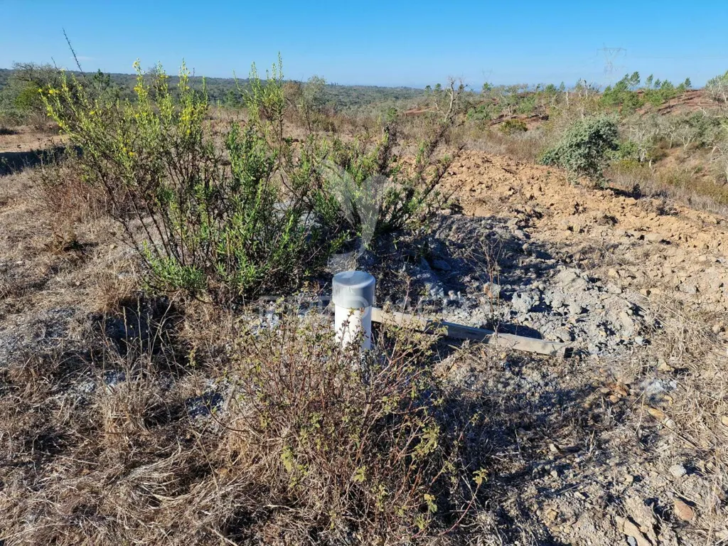 Jardin - Ruin with Construction Potential in São Francisco da Serra