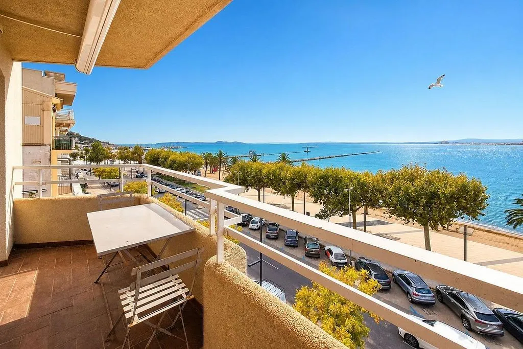 Balcon - Seafront Apartment with Terrace in Roses