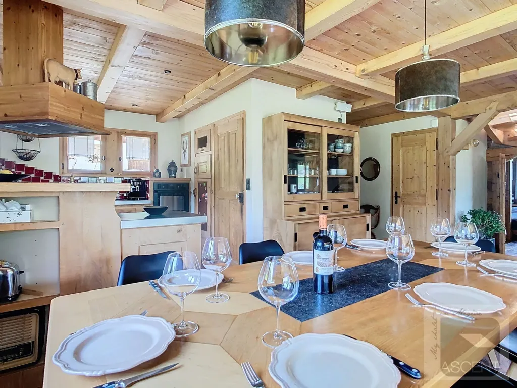 Söögituba - Chalet with Mountain View in Megève