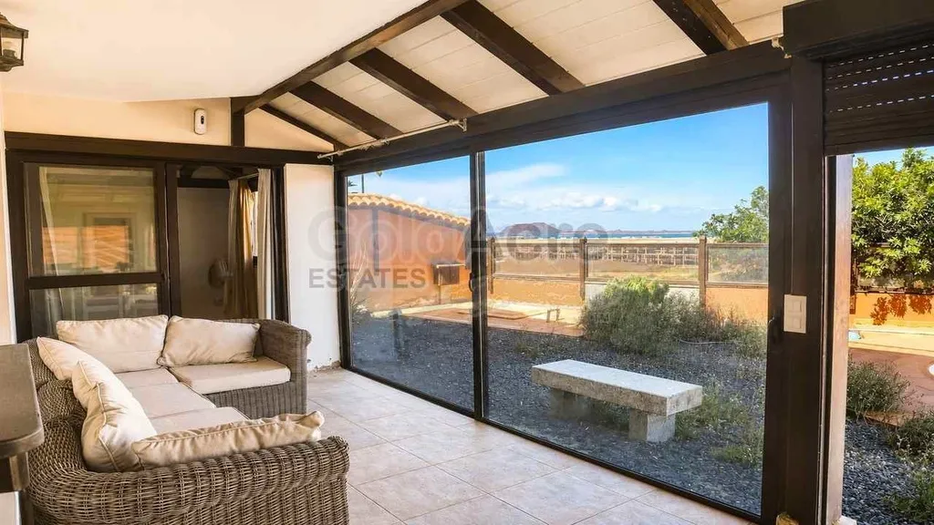 Terrass - Two-Bedroom Apartment with Pool in Corralejo