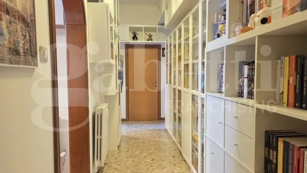 Bureau - Bright Apartment with Balcony in Bologna