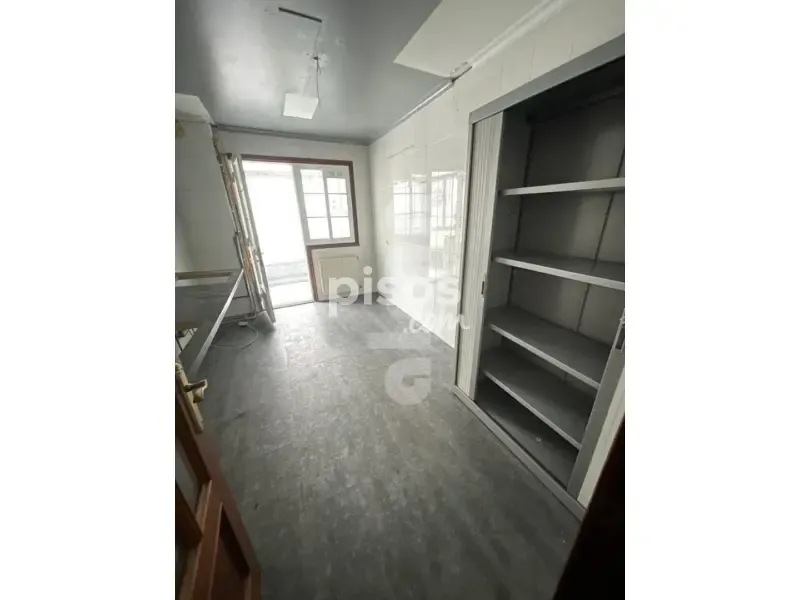 Pièces - Apartment with Large Windows in Vigo