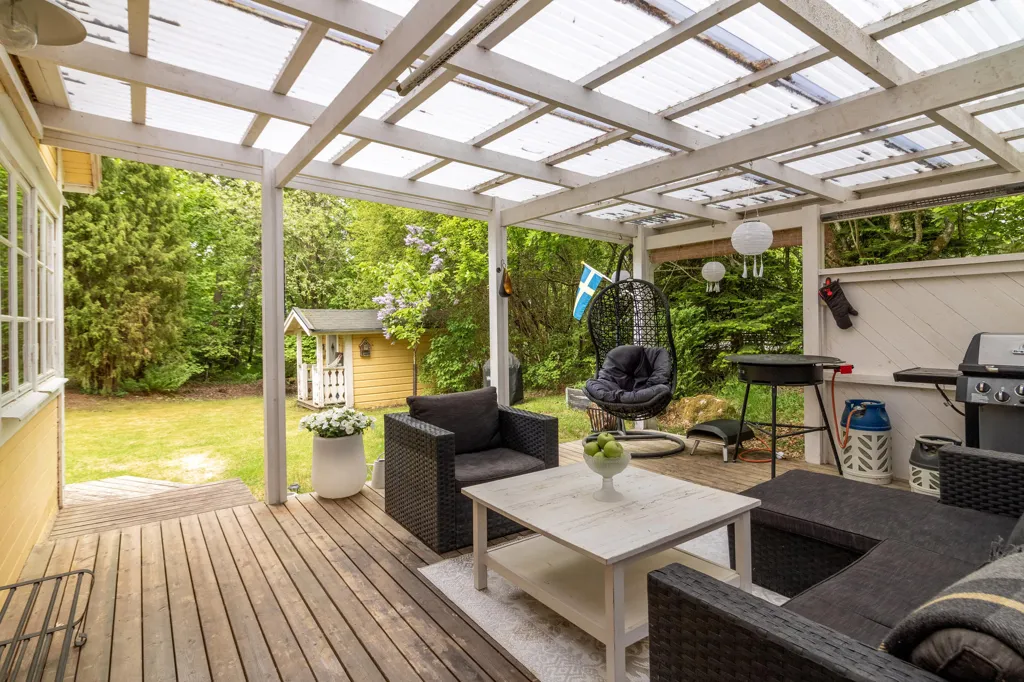 Terrazza - Charming Cottage with Forest Glade in Ängsholmen