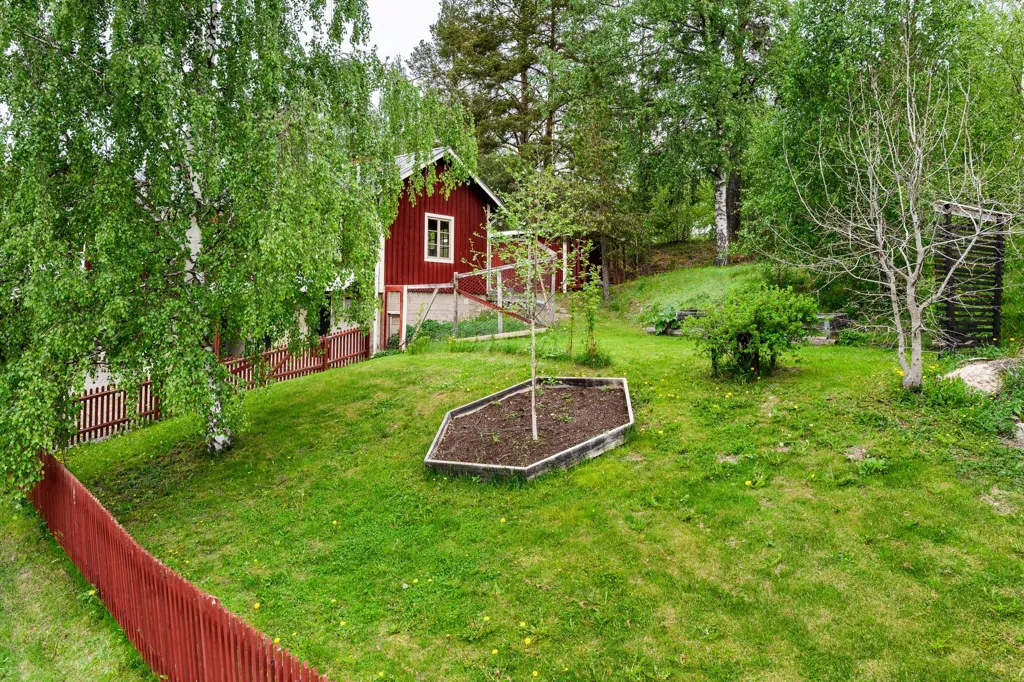 Jardin - Charming Villa with Garden in Linghed