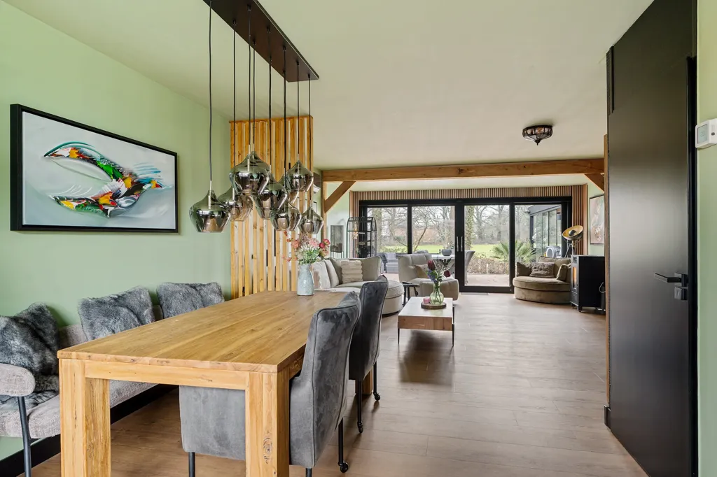 Salle à manger - Maison 5 pièces à Borne