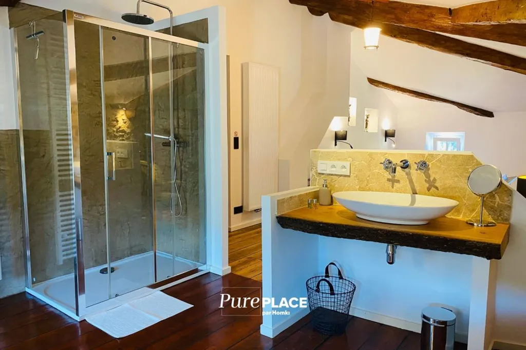 Salles de bain - Maison d'Hôtes de Caractère avec Piscine à Félines-Termenès