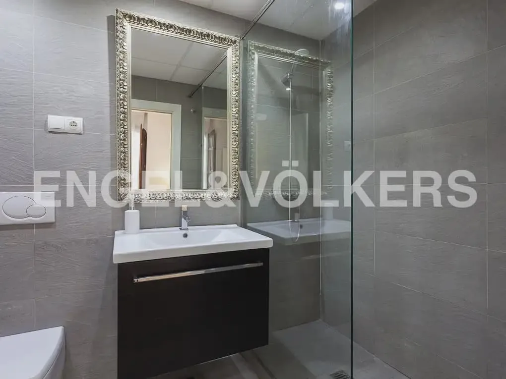 Salles de bain - Loft with Balcony in Ciutat Vella, Valencia