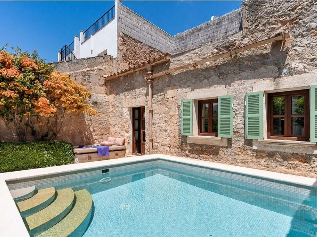 Bassein - Charming Chalet with Pool in Campos