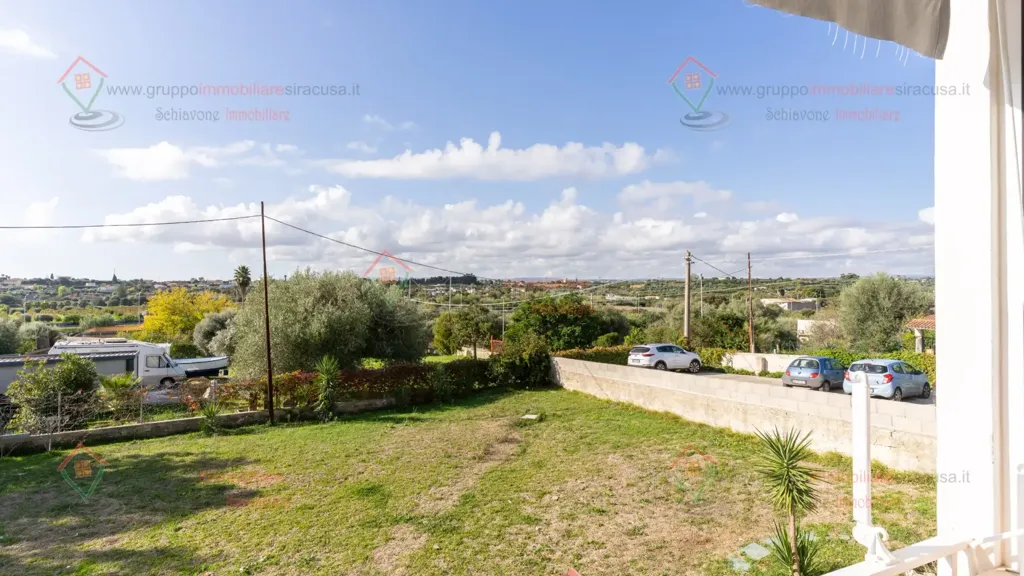 Rõdu - Bilocale with Private Parking in Siracusa