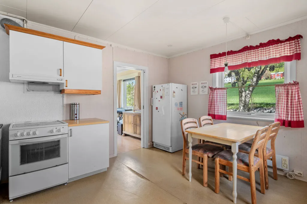 Cuisine - Large Garden House in Hoston